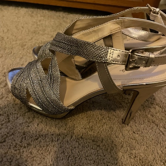 Maripè - Picture 2 of 2